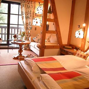 Standard Zimmer mit Kingsize-Bett